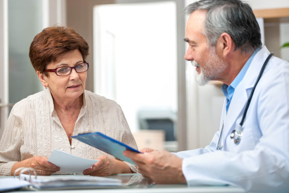 Deux médecins en conversation
