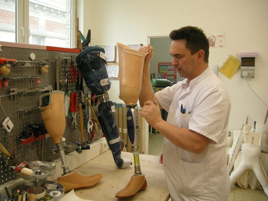 Atelier confection et réparation de prothèses